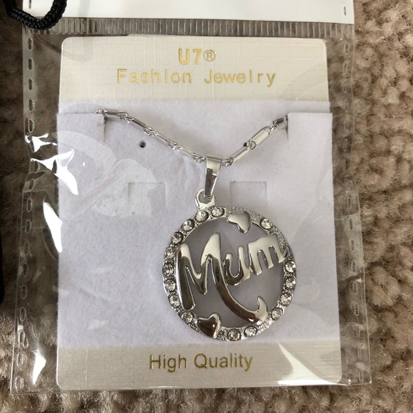 U7 Mum Necklace - Picture 3 of 6
